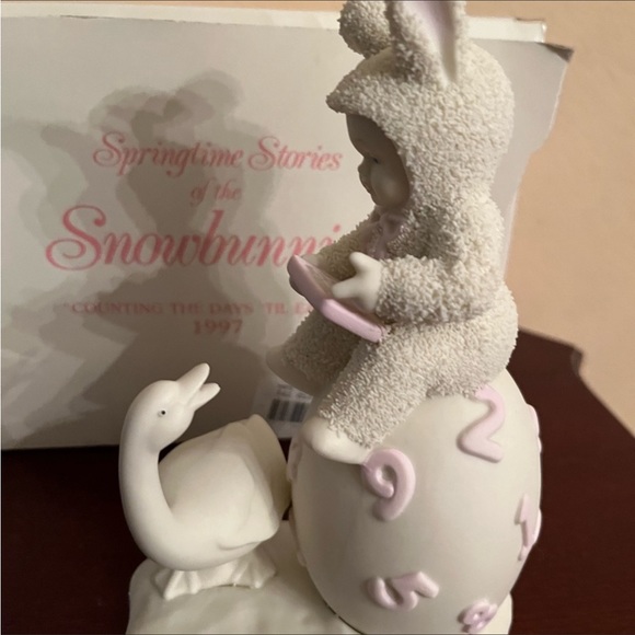 797. NIB DEPARTMENT 56 SNOWBUNNIES COUNTING THE DAYS TIL EASTER 1997 - Picture 4 of 6